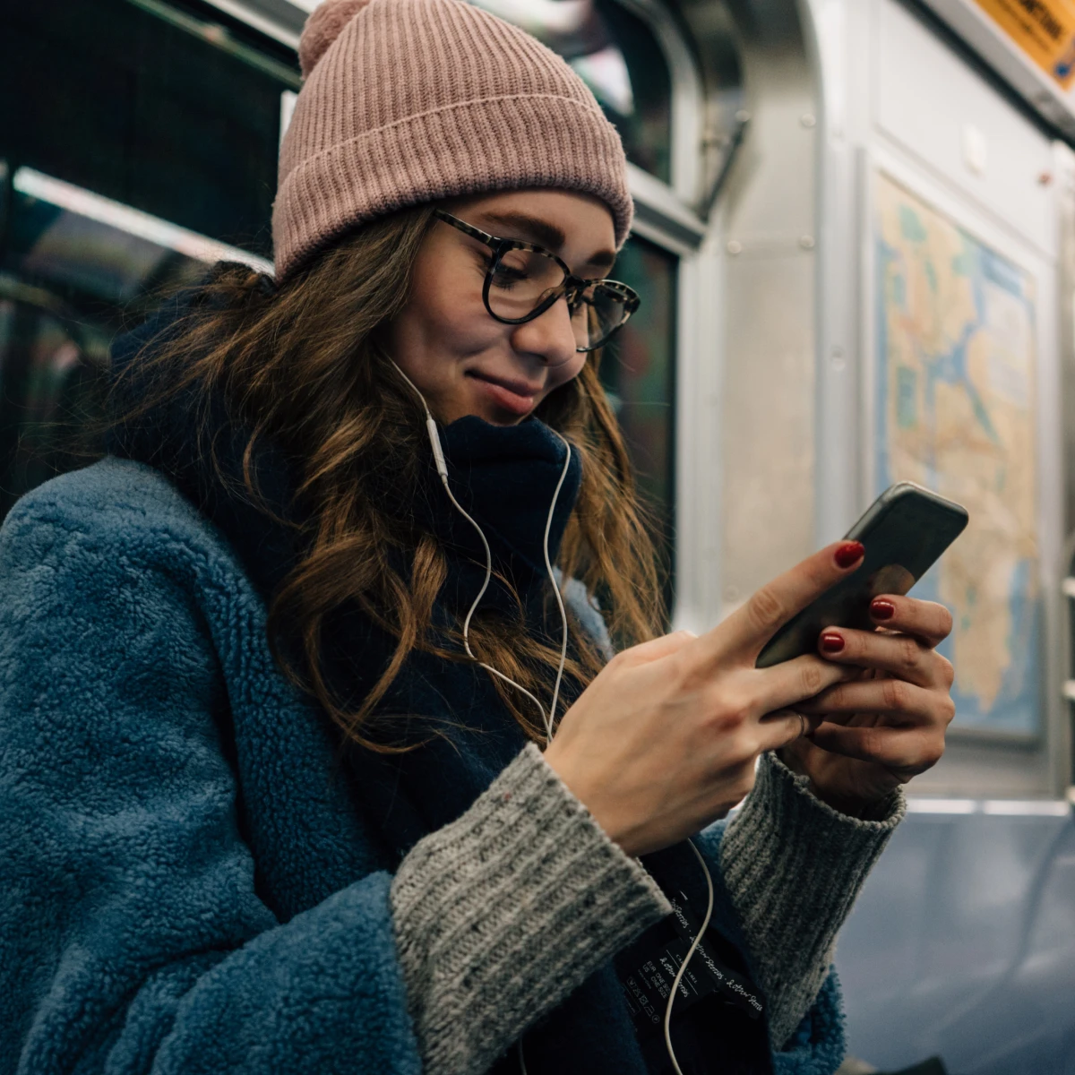 Persona satisfecha con la seguridad de las operaciones de ON.